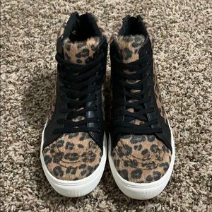Leopard American Eagle sneakers